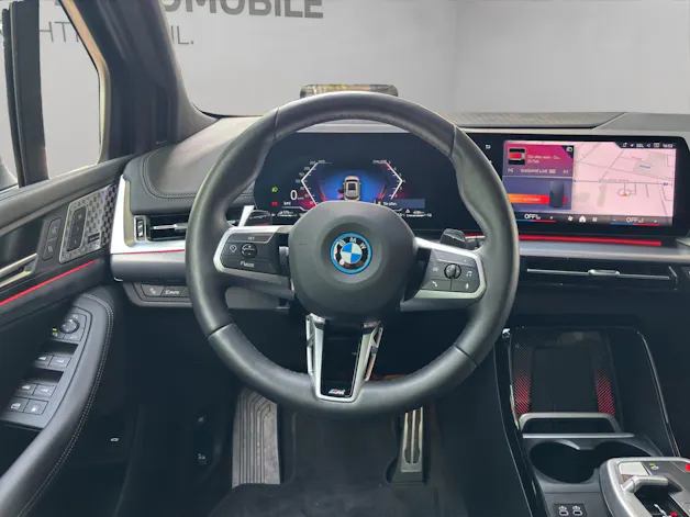 BMW 225e xDrive paddles Active Tourer