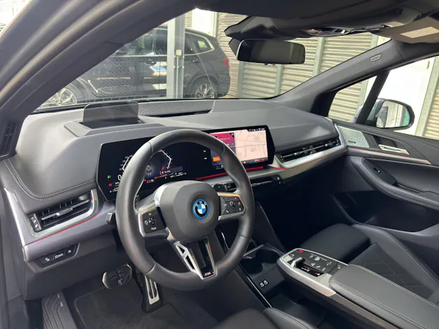 BMW 225e xDrive paddles Active Tourer
