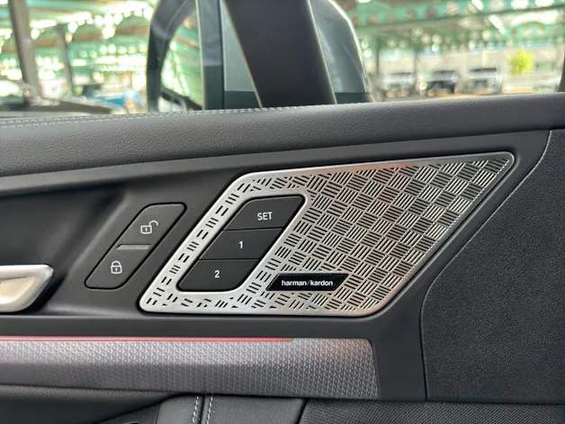 BMW 225e xDrive paddles Active Tourer