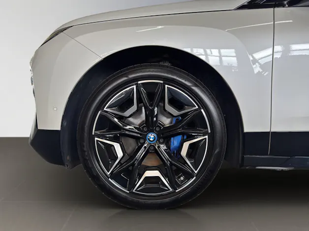 BMW iX xDrive50