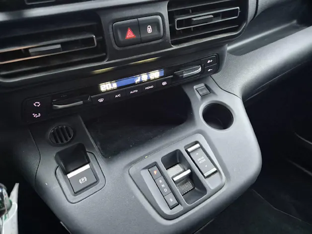 Peugeot e-Partner Kaw. 800 Long 50 kWh Premium