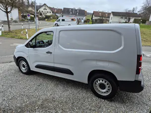 Peugeot e-Partner Kaw. 800 Long 50 kWh Premium