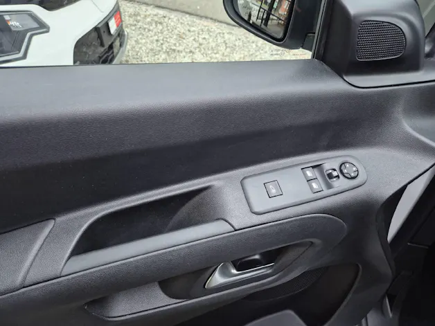 Peugeot e-Partner Kaw. 800 Long 50 kWh Premium