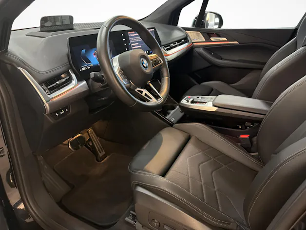 BMW 225e xDrive paddles Active Tourer