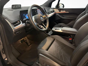 https://vehicle.imgix.net/4292619/466761fd-1c6a-453d-9a8a-af74120377fe.jpg