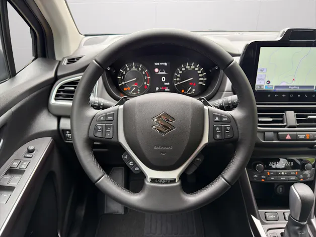 Suzuki S-Cross 1.4 T Sakura Hybrid 4x4