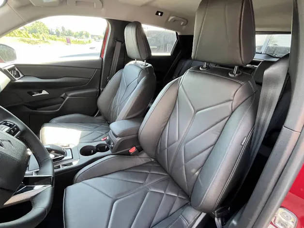 DS Automobiles 3 Crossback 1.2 Hybrid Diva