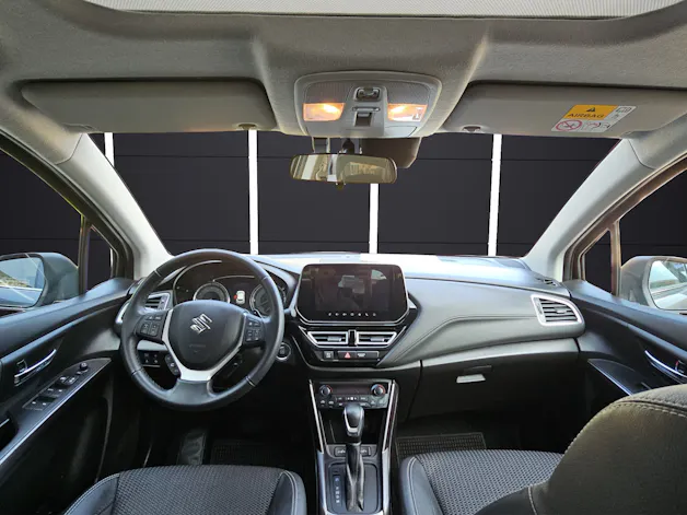 Suzuki S-Cross 1.5 Compact Top Hybrid 4x4