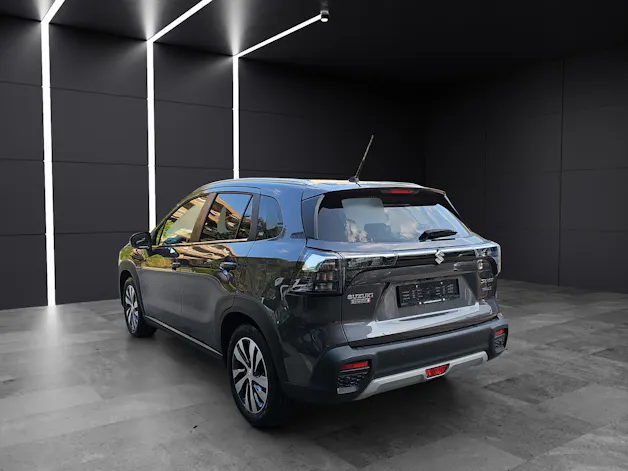 Suzuki S-Cross 1.5 Compact Top Hybrid 4x4