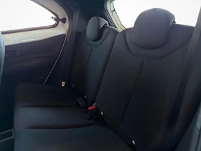 https://vehicle.imgix.net/4292672/d0450b61-bf8a-4f28-aa7f-d0da2c735810.jpg