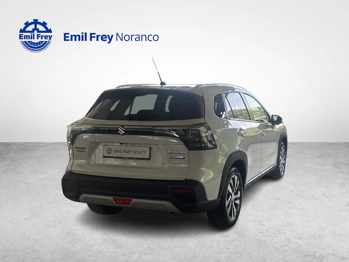 Fahrzeugbild SUZUKI S-CROSS