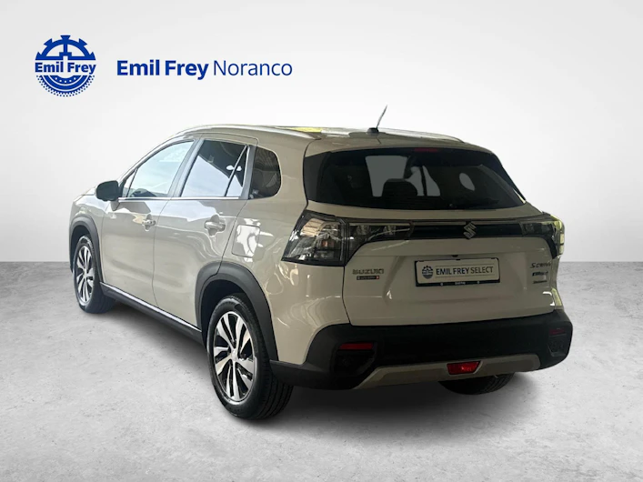 Fahrzeugbild SUZUKI S-CROSS