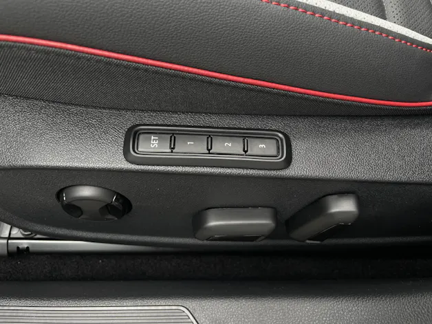 VW Golf VIII 2.0 TSI GTI DSG