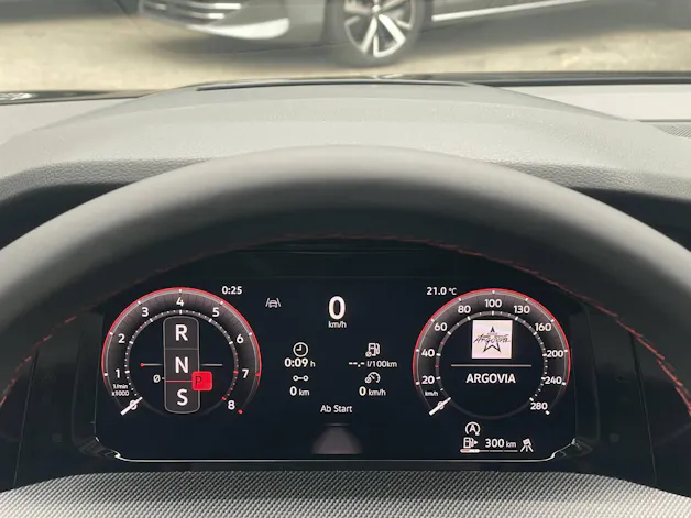 VW Golf VIII 2.0 TSI GTI DSG