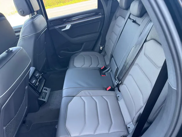 VW Touareg 3.0 TDI R-Line Final Edition Tiptronic