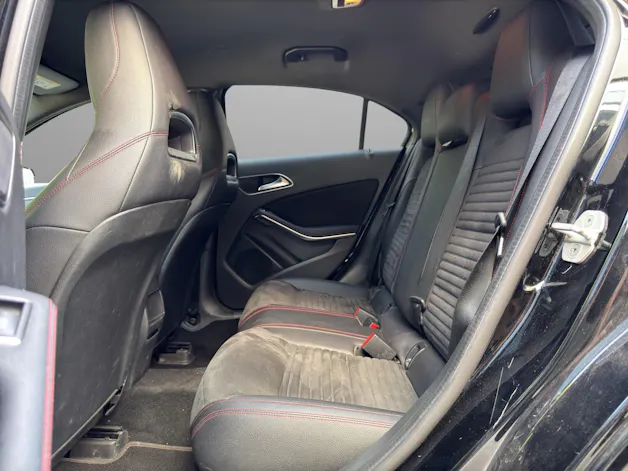Mercedes-Benz A 180 AMG Line 7G-DCT
