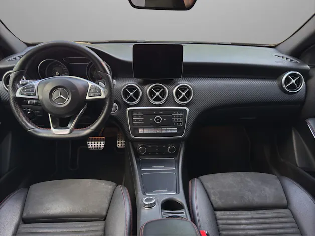 Mercedes-Benz A 180 AMG Line 7G-DCT