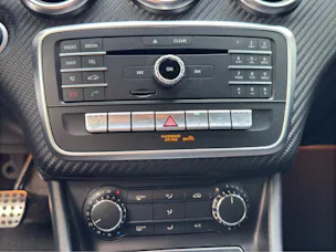 Mercedes-Benz A 180 AMG Line 7G-DCT