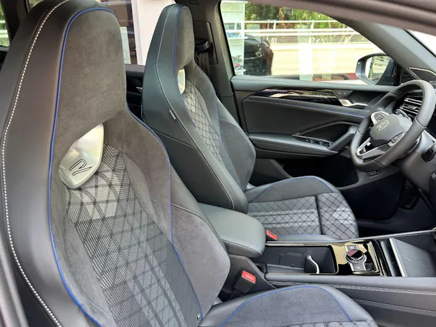 VW Tiguan R-Line UNITED