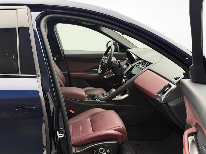 immagine del veicolo JAGUAR E-PACE