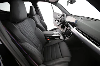 https://vehicle.imgix.net/4293322/2f2b4ef4-4bc6-4b9d-9853-2821e825b9b9.jpg