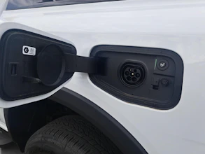 https://vehicle.imgix.net/4293336/fc9ad075-f3b9-400a-9ca1-faae43870daa.jpg