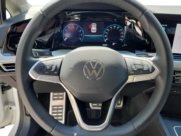 VW Golf VIII 1.0 TSI Life DSG