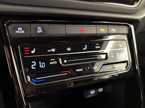 https://vehicle.imgix.net/4293388/b8307785-08b0-4b7e-af4b-cfcb14cf6408.jpg