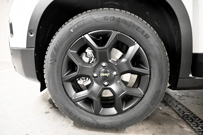 immagine del veicolo JEEP AVENGER