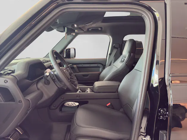 Land Rover Defender 110 4.4 V8 Octa Black