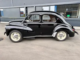 Renault 4CV Champs Elysses