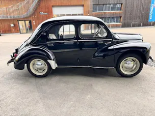 Renault 4CV Champs Elysses