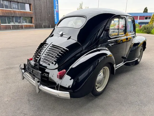 Renault 4CV Champs Elysses