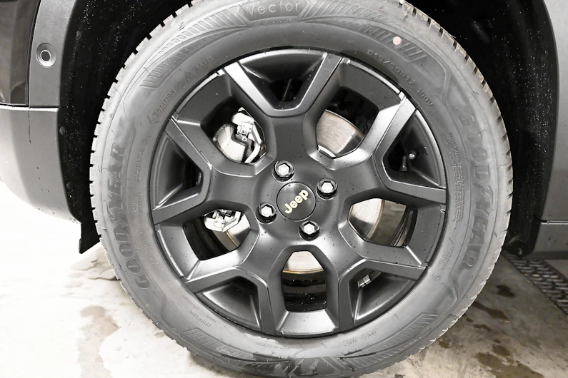 immagine del veicolo JEEP AVENGER