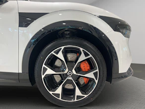 https://vehicle.imgix.net/4293524/42692d5c-3fda-420c-a97a-a5e4a9910c2b.jpg