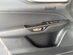 https://vehicle.imgix.net/4293672/a6b686a1-1994-49f2-ac9b-796aa8a6950f.jpg