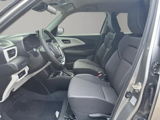 Suzuki Swift 1.2 Sakura Top Hybrid
