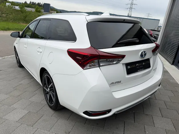 Toyota Auris Touring Sports 1.8 HSD Trend