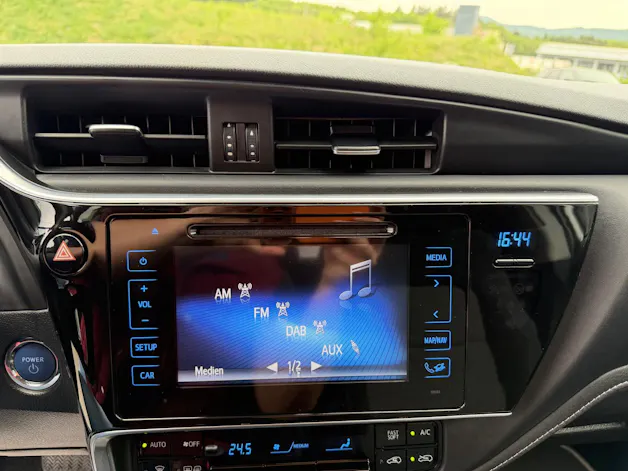 Toyota Auris Touring Sports 1.8 HSD Trend