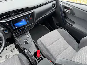 Toyota Auris Touring Sports 1.8 HSD Trend