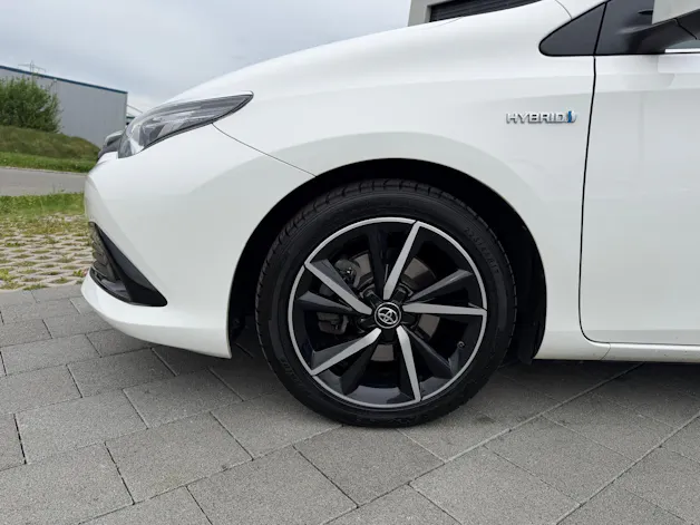 Toyota Auris Touring Sports 1.8 HSD Trend