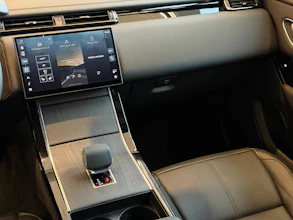 https://vehicle.imgix.net/4293806/ece58404-7eee-4c57-b2b1-4ada7c9fe934.jpg