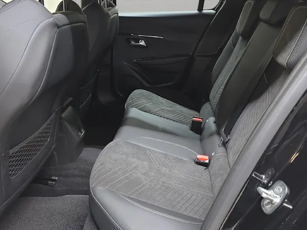 Peugeot 208 1.2 Hybrid 145 GT