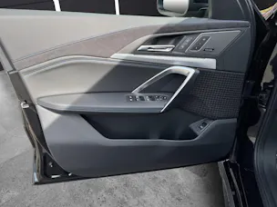 BMW X1 30e xDrive paddles