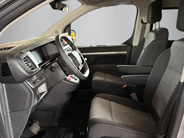 Peugeot Traveller Standard 2.2 BlueHDi 180 Family Edition S/S