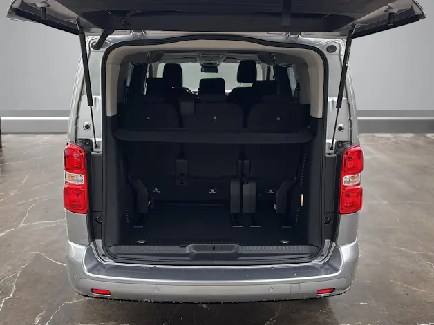 Peugeot Traveller Standard 2.2 BlueHDi 180  Family Edition S/S