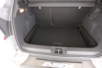 https://vehicle.imgix.net/4294016/7a86fe71-5c3a-42de-8c06-9db89fb75e28.jpg