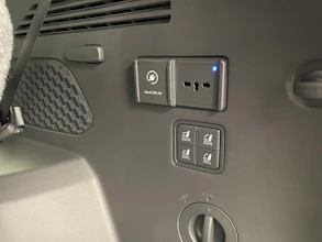 https://vehicle.imgix.net/4294096/b6d4f656-362a-4d13-a1c8-ab1d591798c0.jpg