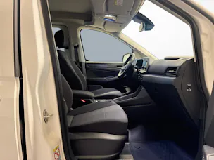 VW Caddy 2.0 TDI 122 Liberty DSG + Gancio traino e pneumatici invernali inclusi