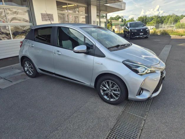 Toyota Yaris 1.5 VVT-i HSD Trend